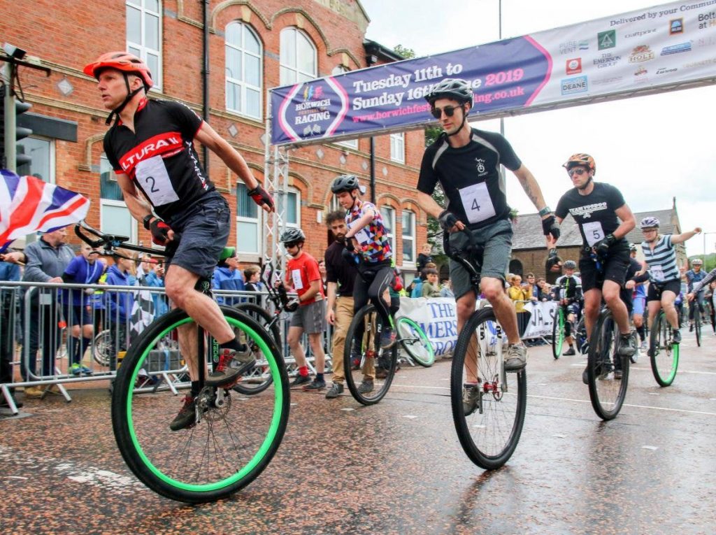 Unicycling UnicycleSkills